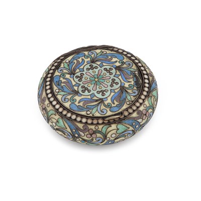 Lot 201 - A RUSSIAN SILVER AND CLOISONNÉ ENAMEL SNUFF BOX
