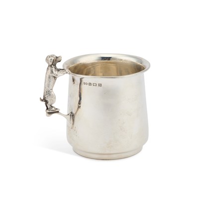 Lot 205 - A GEORGE V SILVER MUG