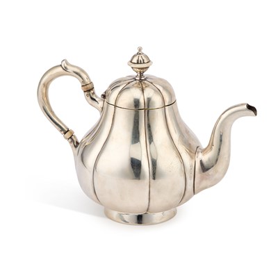 Lot 199 - A LATE 19TH CENTURY RUSSIAN SILVER TEAPOT