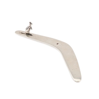 Lot 176 - AN AUSTRALIAN SILVER MODEL OF A BOOMERANG