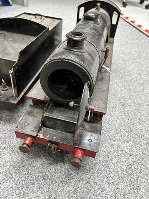 Lot 8 - A SCRATCH-BUILT FREELANCE DESIGN LIVE STEAM MODEL RAILWAY 2-6-2 LOCOMOTIVE AND TENDER