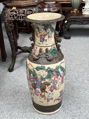 Lot 114 - A LARGE CHINESE CRACKLE GLAZE VASE