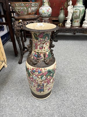 Lot 114 - A LARGE CHINESE CRACKLE GLAZE VASE