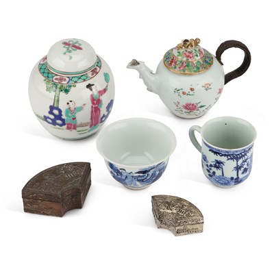 Lot 111 - A GROUP OF CHINESE OBJECTS