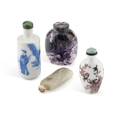 Lot 116 - A GROUP OF FOUR CHINESE SNUFF BOTTLES