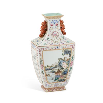 Lot 122 - A CHINESE FAMILLE ROSE VASE