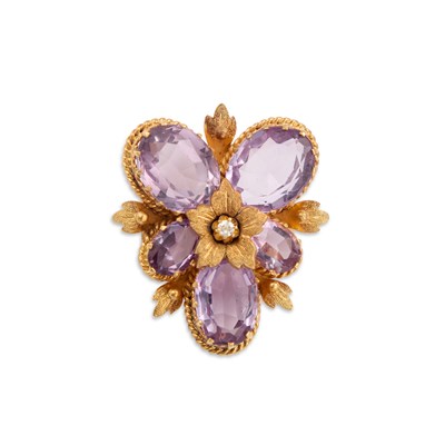 Lot 866 - AN AMETHYST BROOCH