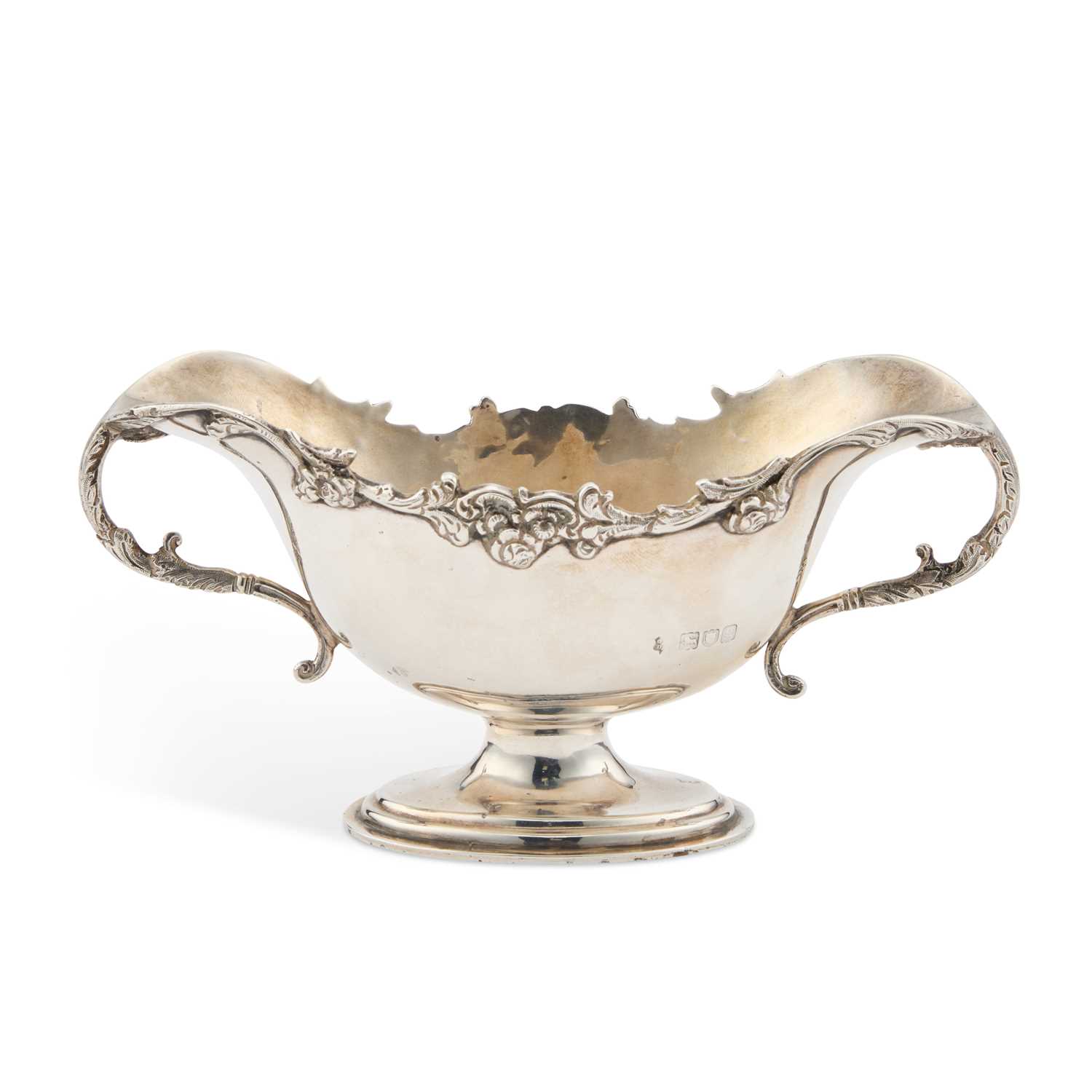 Lot 365 - AN EDWARDIAN SILVER BOWL