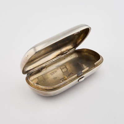 Lot 249 - A 19TH CENTURY RUSSIAN SILVER AND NIELLO CIGARETTE CASE