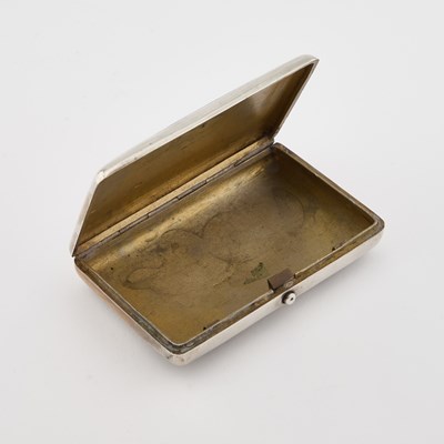 Lot 241 - A RUSSIAN SILVER AND NIELLO CIGARETTE CASE