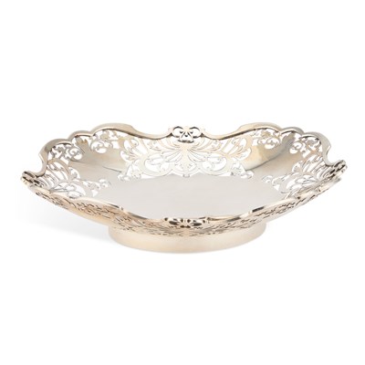 Lot 347 - A GEORGE VI PIERCED SILVER FRUIT DISH