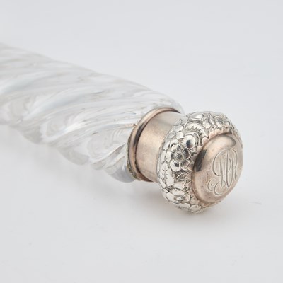 Lot 204 - TIFFANY & CO: A LARGE AMERICAN STERLING SILVER MOUNTED GLASS SCENT BOTTLE