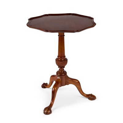 Lot 751 - A GEORGIAN STYLE MAHOGANY TILT-TOP TABLE