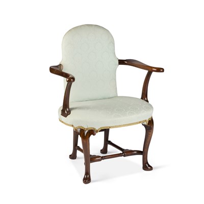 Lot 1113 - A QUEEN ANNE STYLE WALNUT ELBOW CHAIR