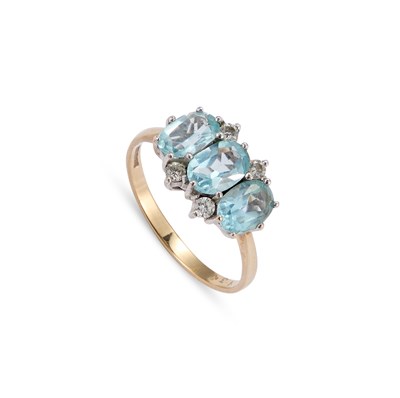 Lot 874 - A 9 CARAT GOLD AQUAMARINE AND DIAMOND RING