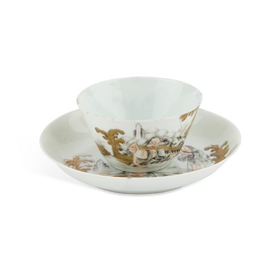 Lot 687 - A CHINESE GRISAILLE-DECORATED 'EUROPEAN SUBJECT' TEA BOWL AND SAUCER