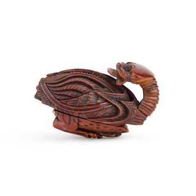 Lot 816 - AN UNUSUAL ZOOMORPHIC CARVED COQUILLA NUT SNUFF BOX, 18TH OR 19TH CENTURY