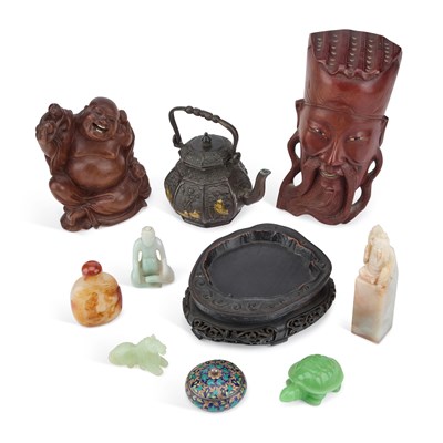 Lot 732 - A COLLECTION OF ORIENTAL ITEMS