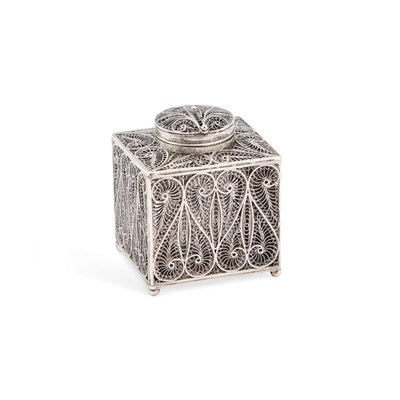 Lot 280 - A SMALL SILVER FILIGREE INKWELL