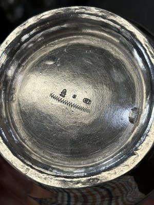 Lot 267 - A LATE 18TH CENTURY GERMAN SILVER ÉCUELLE AND COVER