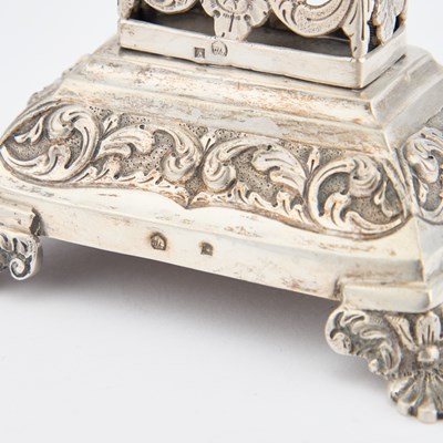 Lot 278 - A 19TH CENTURY PORTUGUESE SILVER TOOTHPICK HOLDER