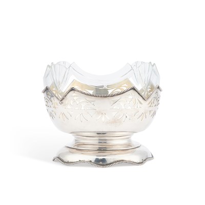 Lot 273 - A CONTINENTAL SILVER BOWL