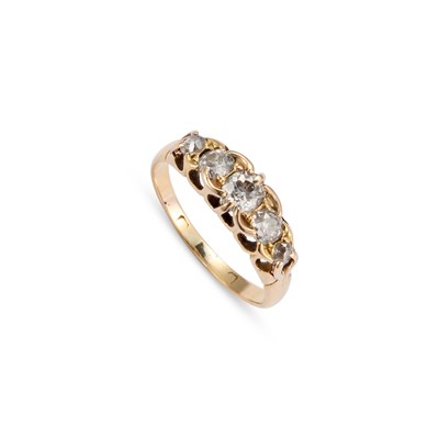 Lot 865 - A LATE VICTORIAN DIAMOND RING