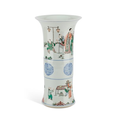 Lot 161 - A CHINESE FAMILLE VERTE 'LADIES AND BOYS' BEAKER VASE, GU