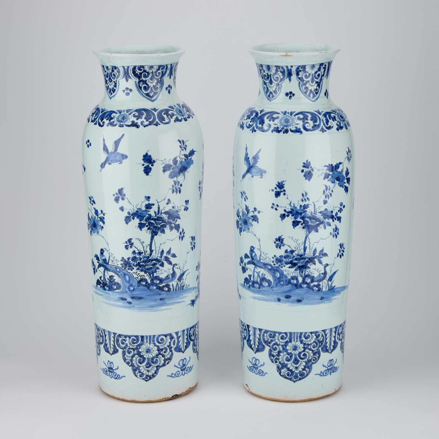 Lot 119 - A PAIR OF DUTCH FAIENCE CYLINDRICAL VASES (ROLWAGEN)