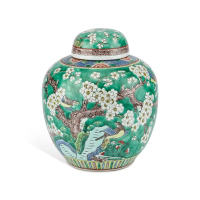 Lot 625 - A CHINESE FAMILLE VERTE GINGER JAR AND COVER, EARLY 20TH CENTURY