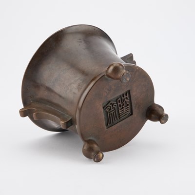 Lot 727 - A CHINESE BRONZE TRIPOD CENSER