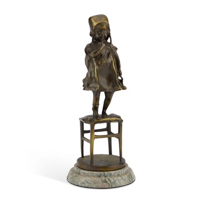 Lot 921 - A BRONZE FIGURE OF A YOUNG GIRL STANDING ON A CHAIR