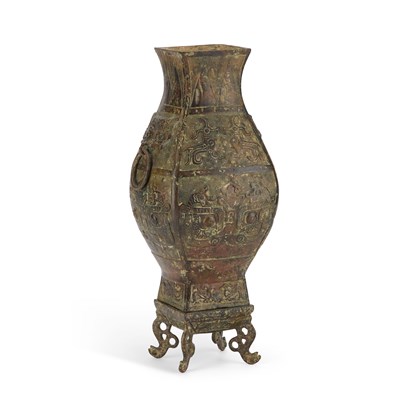 Lot 134 - A CHINESE BRONZE VASE