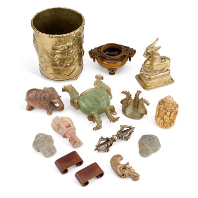 Lot 758 - A COLLECTION OF ORIENTAL ITEMS