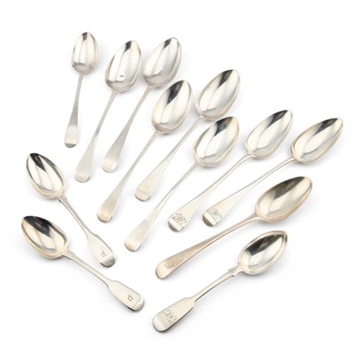 Lot 499 - A COLLECTION OF GEORGIAN AND LATER SILVER SERVING AND DESSERT SPOONS