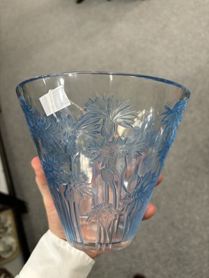 Lot 77 - RENÉ LALIQUE (FRENCH, 1860-1945), A 'BLUETS' VASE, DESIGNED 1914