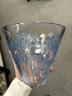 Lot 77 - RENÉ LALIQUE (FRENCH, 1860-1945), A 'BLUETS' VASE, DESIGNED 1914
