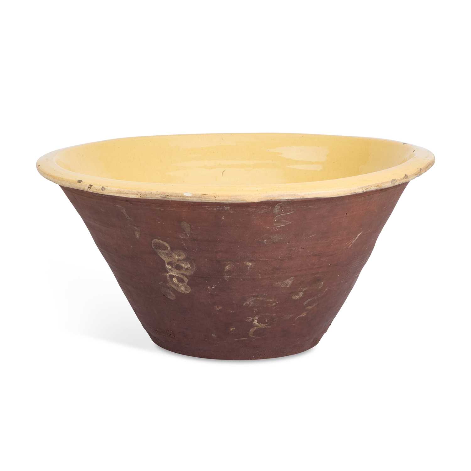 Lot 25 - A 19TH CENTURY PANCHEON DAIRY BOWL