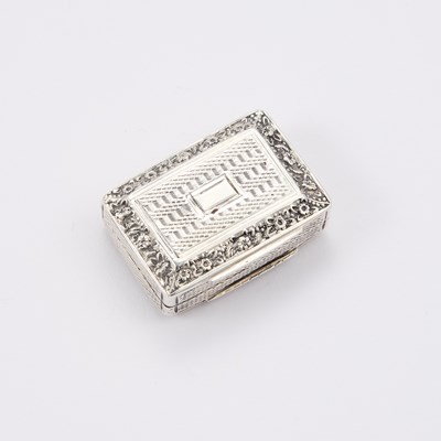 Lot 27 - A GEORGE IV SILVER VINIAGRETTE