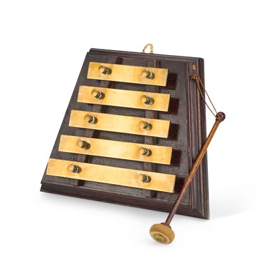 Lot 39 - AN EARLY 20TH CENTURY WALL XYLOPHONE
