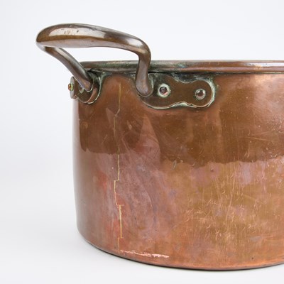 Lot 54 - A 19TH CENTURY COPPER FISH KETTLE