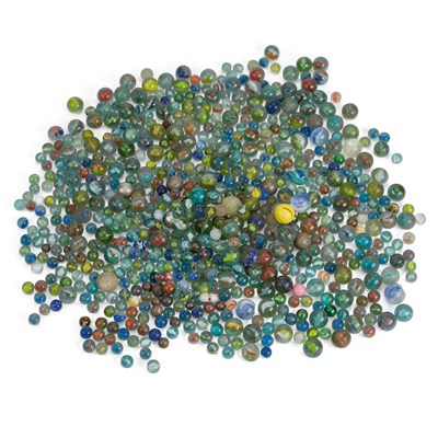 Lot 112 - A COLLECTION OF GLASS MARBLES