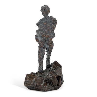 Lot 116 - A CONTEMPORARY BRUTALIST BRONZED RESIN FIGURE, BY GIOVANNI SCHOEMAN