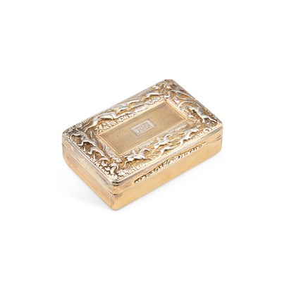 Lot 427 - A GEORGE IV SILVER-GILT SNUFF BOX