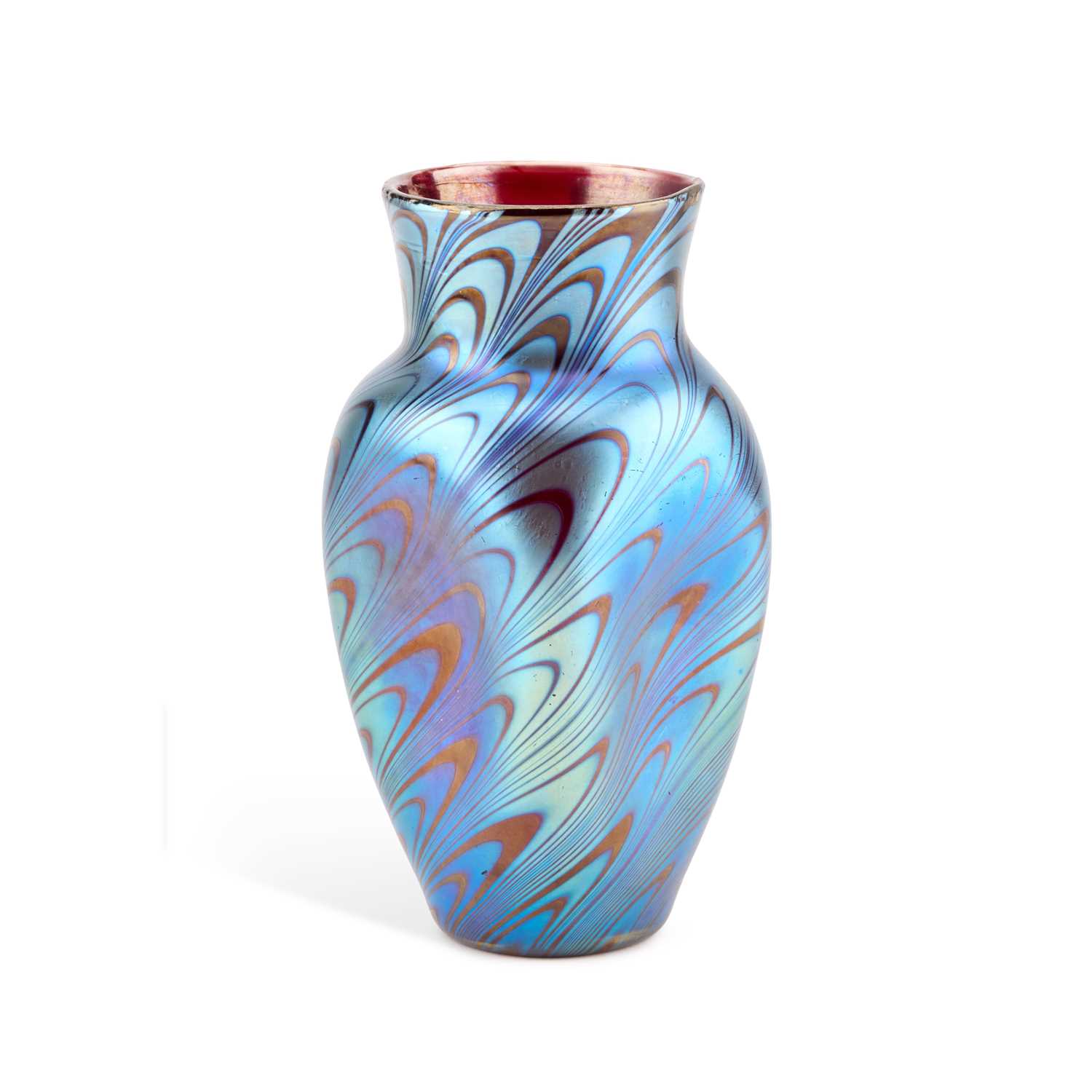 Lot 31 - AN ART NOUVEAU LOETZ IRIDESCENT GLASS VASE, CIRCA 1905