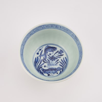 Lot 70 - A CHINESE BLUE AND WHITE 'FISH' BOWL