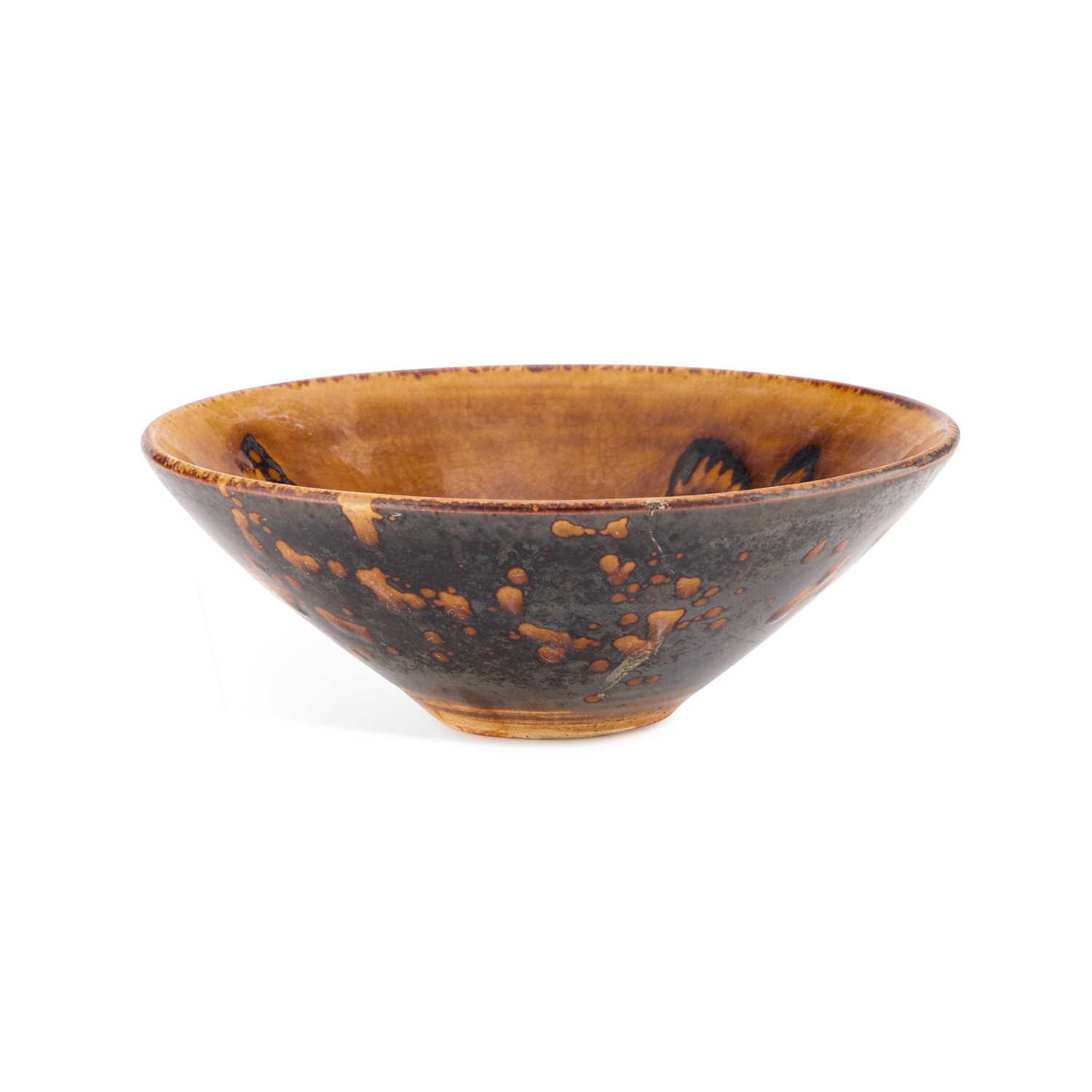 Lot 136 - A CHINESE STONEWARE 'BUTTERFLY' BOWL