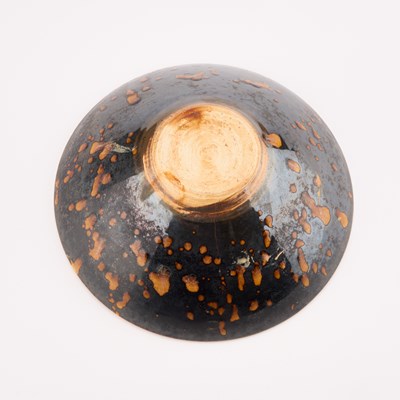 Lot 136 - A CHINESE STONEWARE 'BUTTERFLY' BOWL