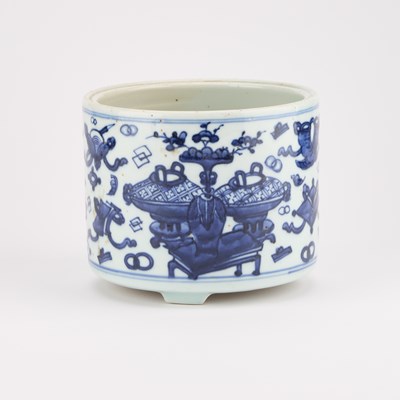 Lot 171 - A CHINESE BLUE AND WHITE BRUSH POT, BITONG