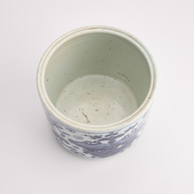 Lot 171 - A CHINESE BLUE AND WHITE BRUSH POT, BITONG